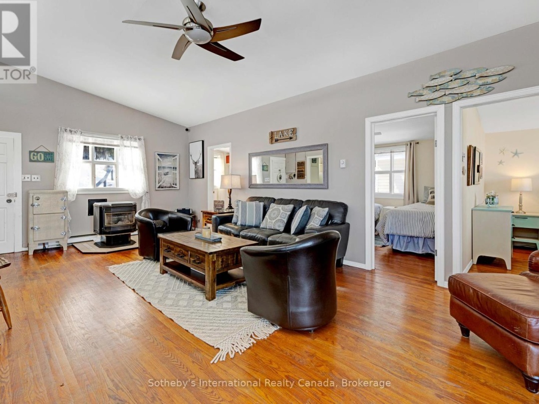 1028 Hillcrest Lane, Halls Lake