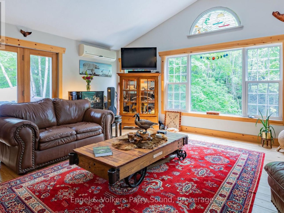 6 HARMONY LANE, 