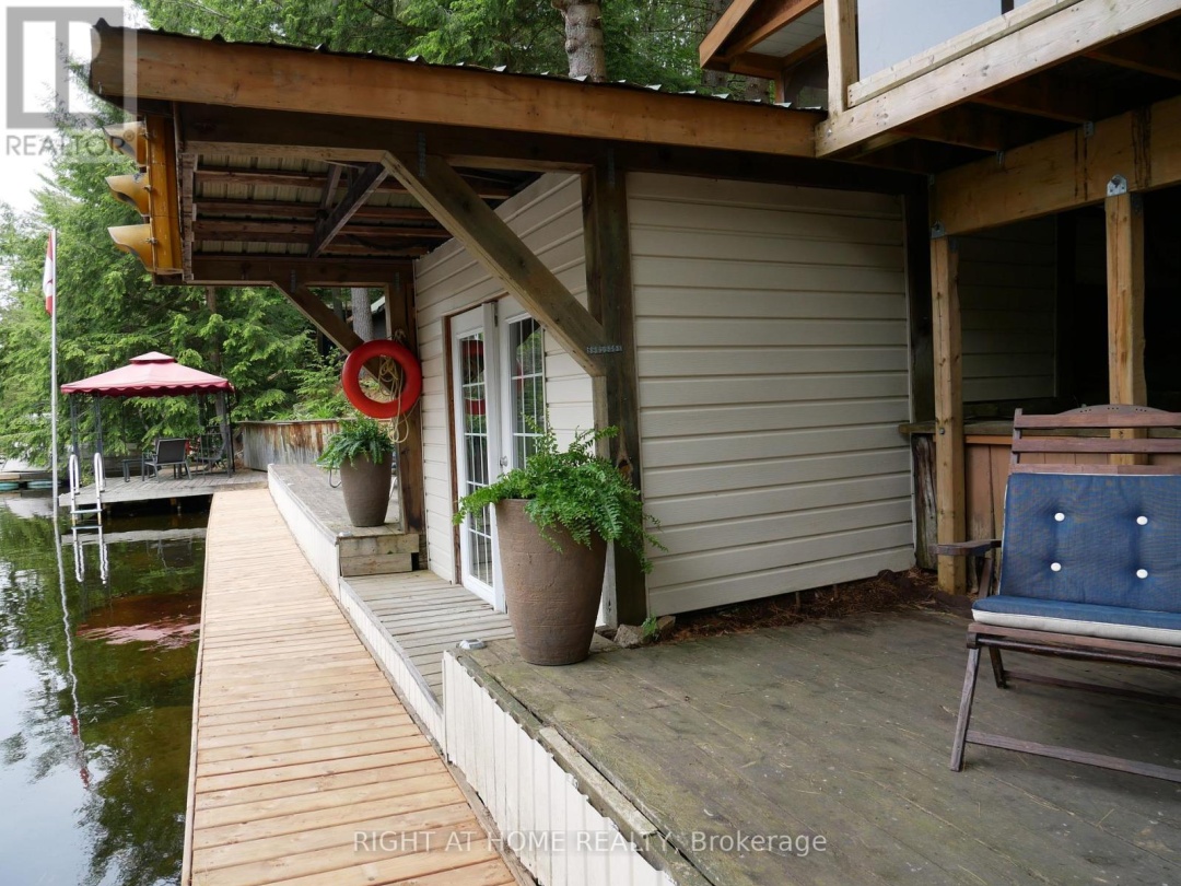 1130 TOWERING OAKS TRAIL W, 