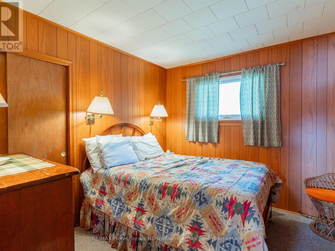 1175 Twin Rocks Lane, Kushog Lake