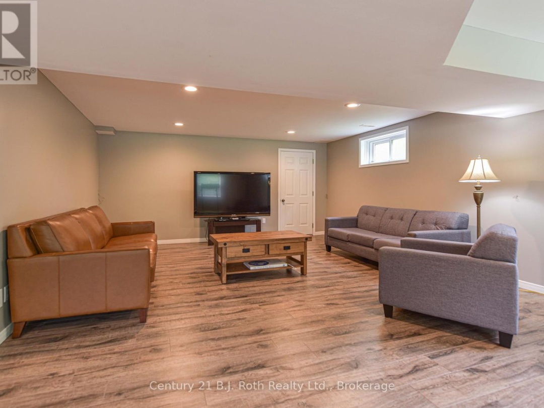 3516 Kirkfield Road, Dalrymple Lake