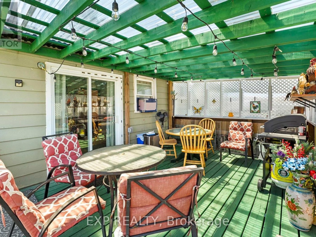 354 LAKELAND CRESCENT, 