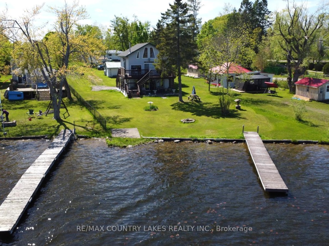 8 Saturn Lane, Mitchell Lake