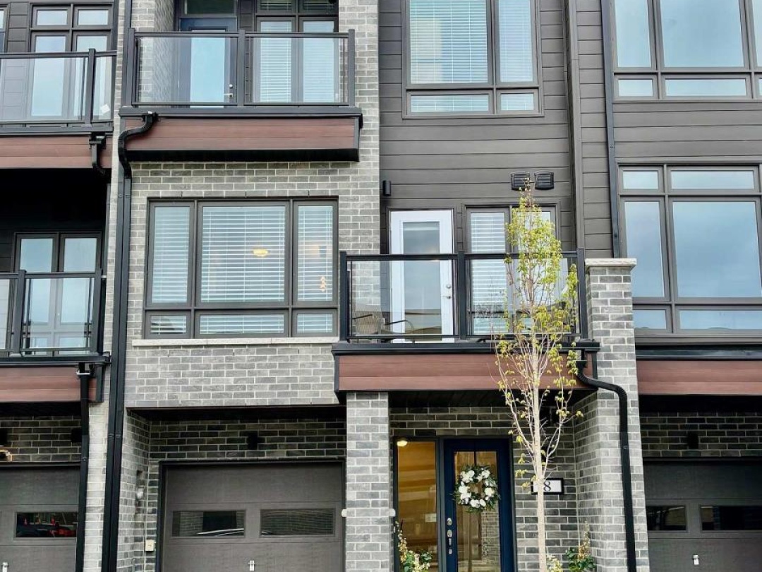 8 WYN WOOD LANE, Orillia