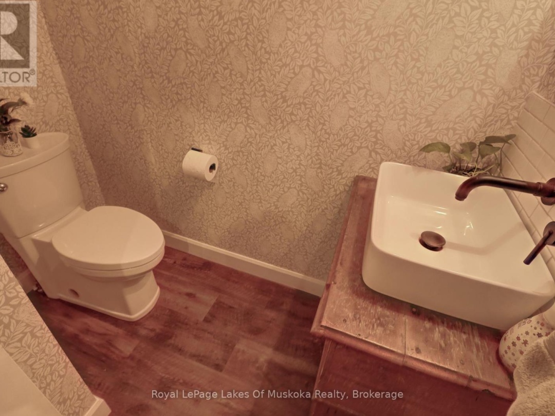 38 FLORENCE STREET W, 