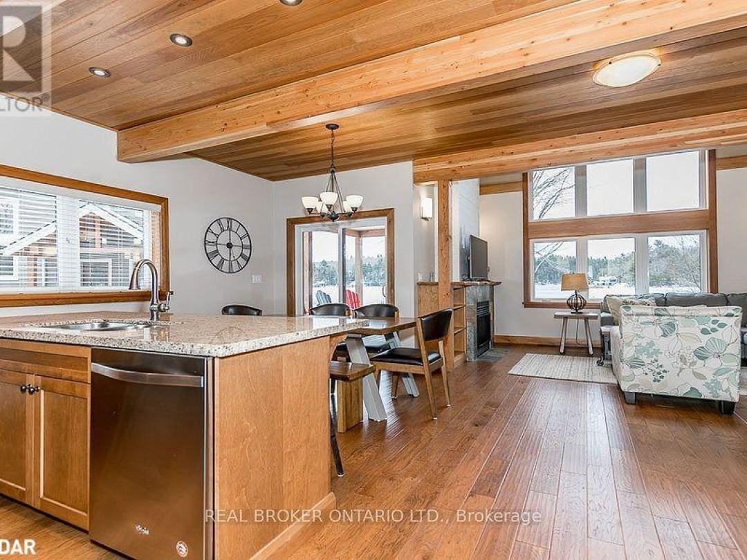1841 Muskoka Road 118 Road W Unit# 1B, Lake Muskoka