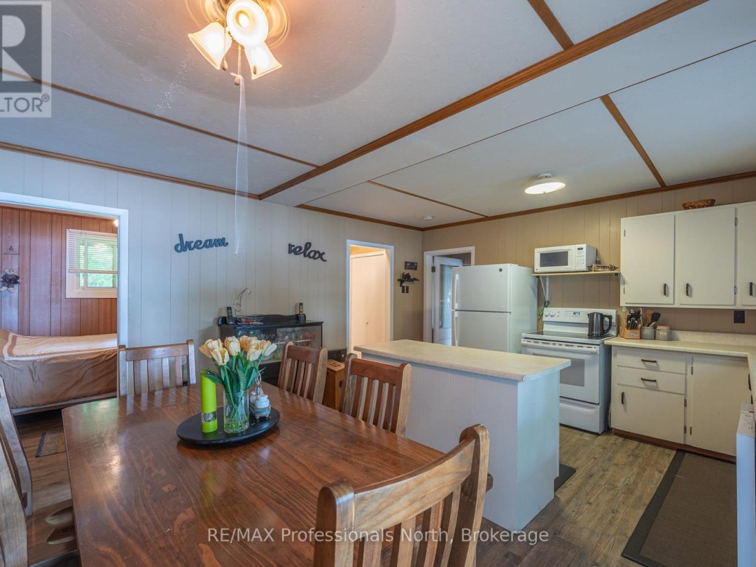 1582 HOSPITALITY LAKE ROAD, 