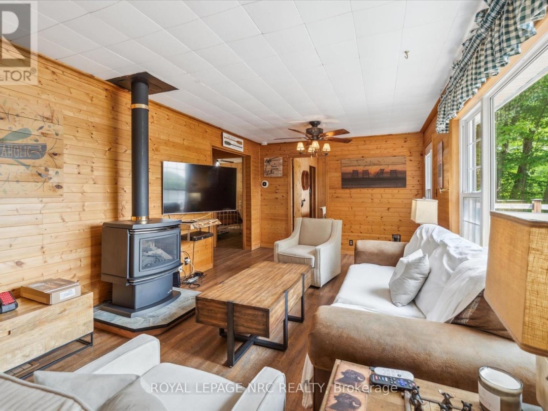 283 Salmon Lake Road N, Salmon Lake