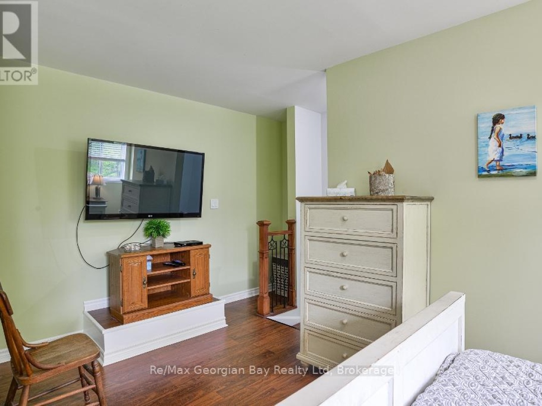 BEACH CHALET #3 - 1230 GRANDVIEW LODGE ROAD, 