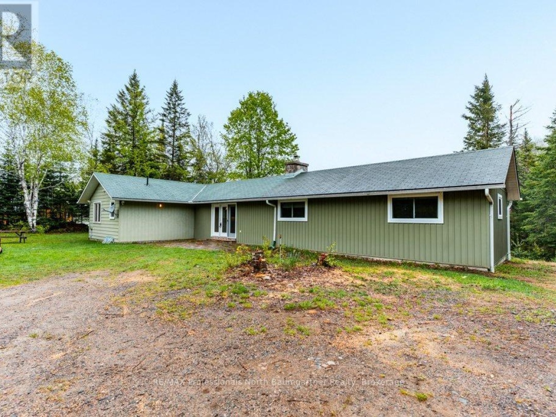1080 Queen's Line Road, Minden Hills