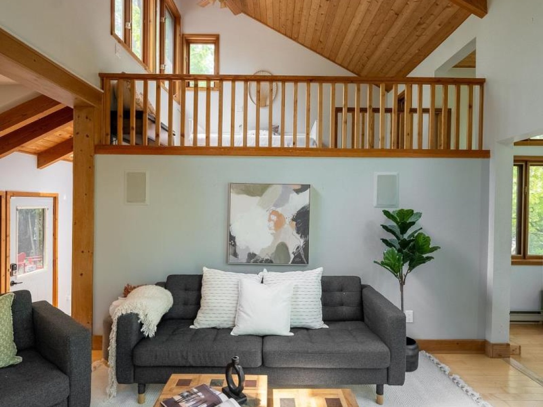 45 PINETREE ROAD, Loon Lake