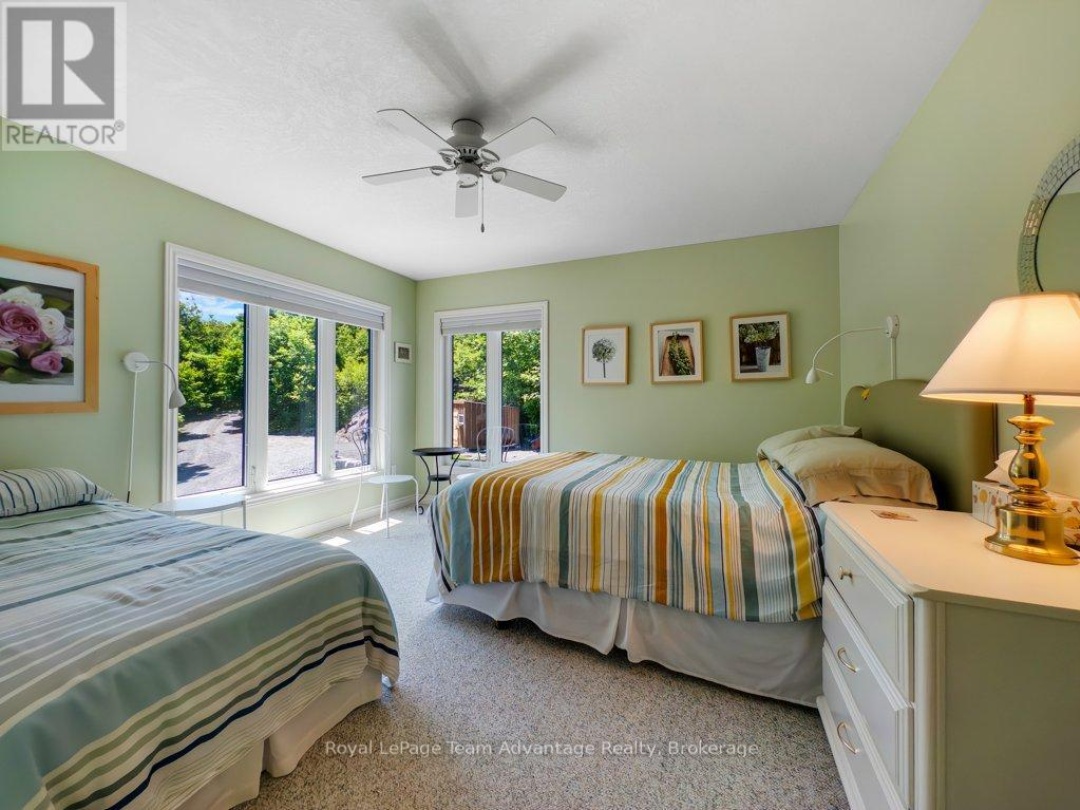 3 LYNDSEY LANE, Manitouwabing Lake