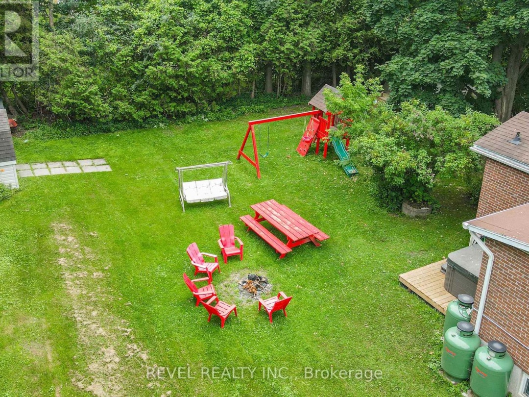 99 BOWEN ROAD, 