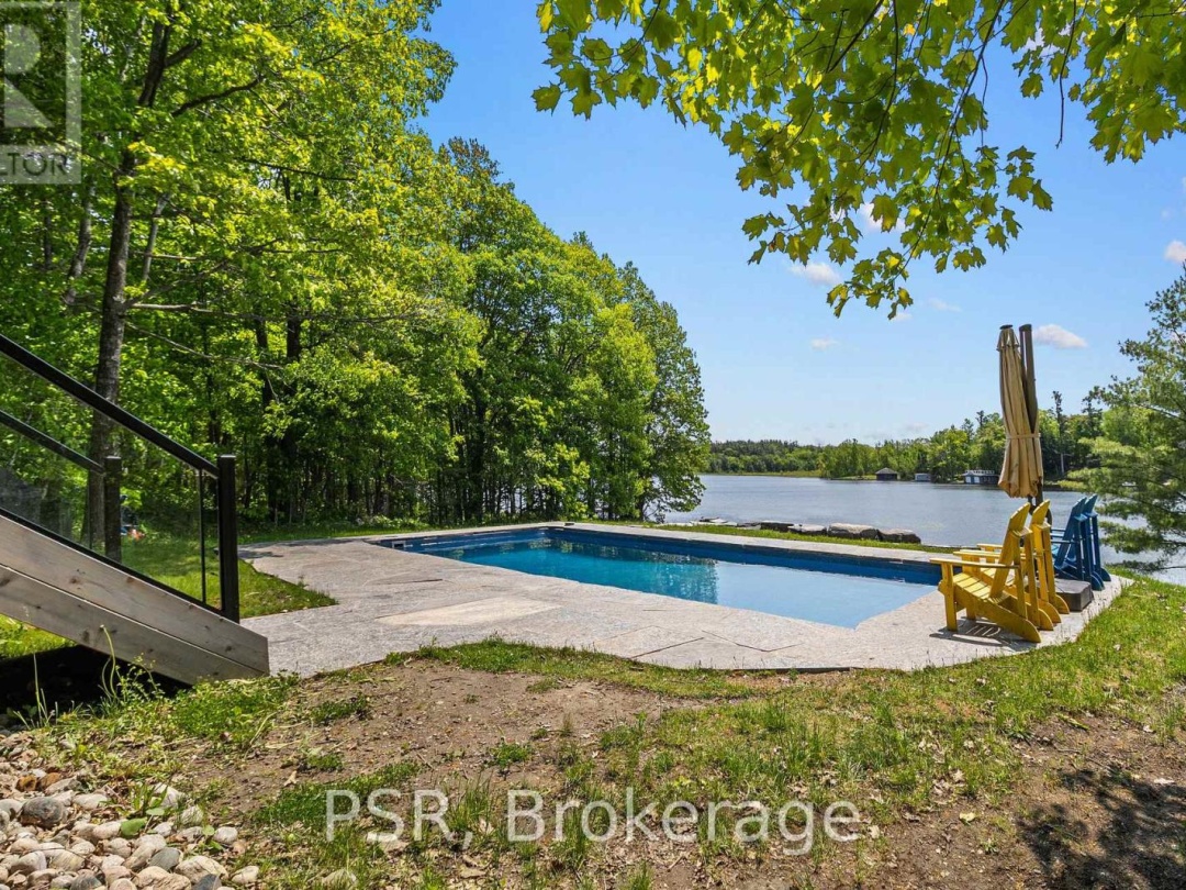 1030 S Sunset Bay Road, Lake Muskoka