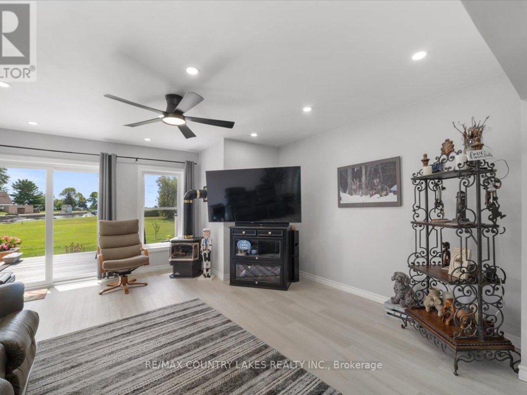 9 3 Paradise Boulevard, Lake Simcoe