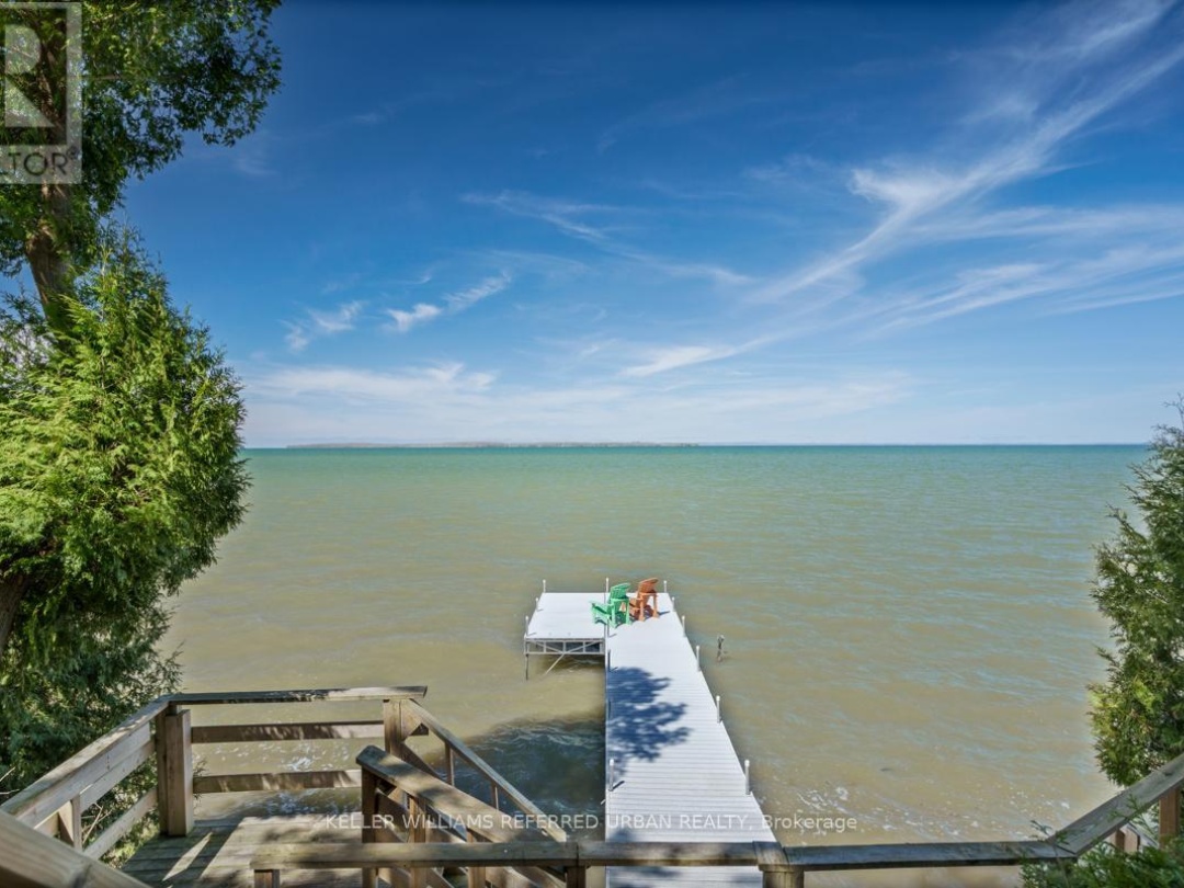 210 Morrison Avenue, Lake Simcoe