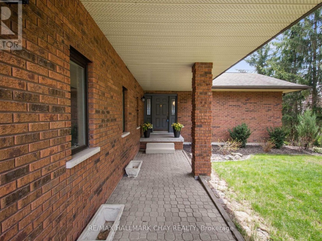 9 BLUERIDGE CRESCENT, Lake Simcoe