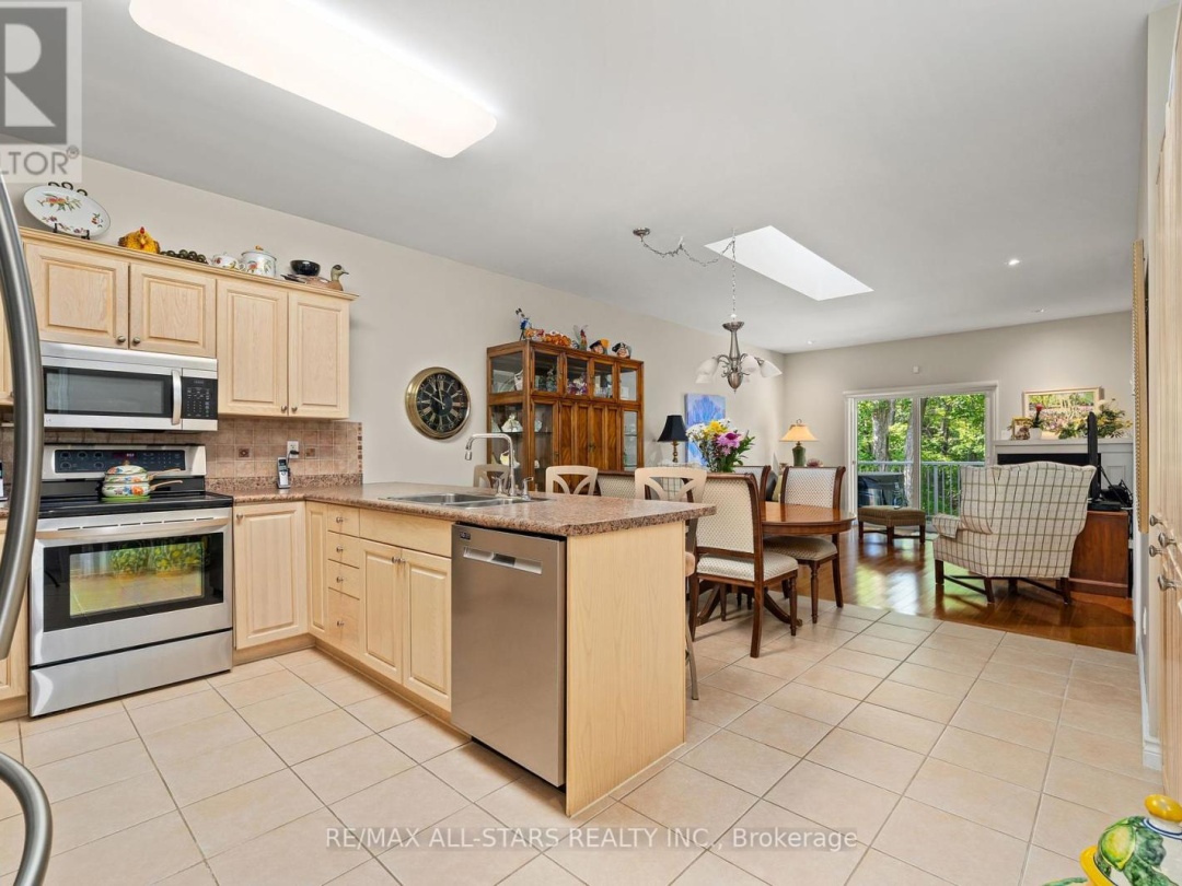 84A FRANCIS STREET E, 