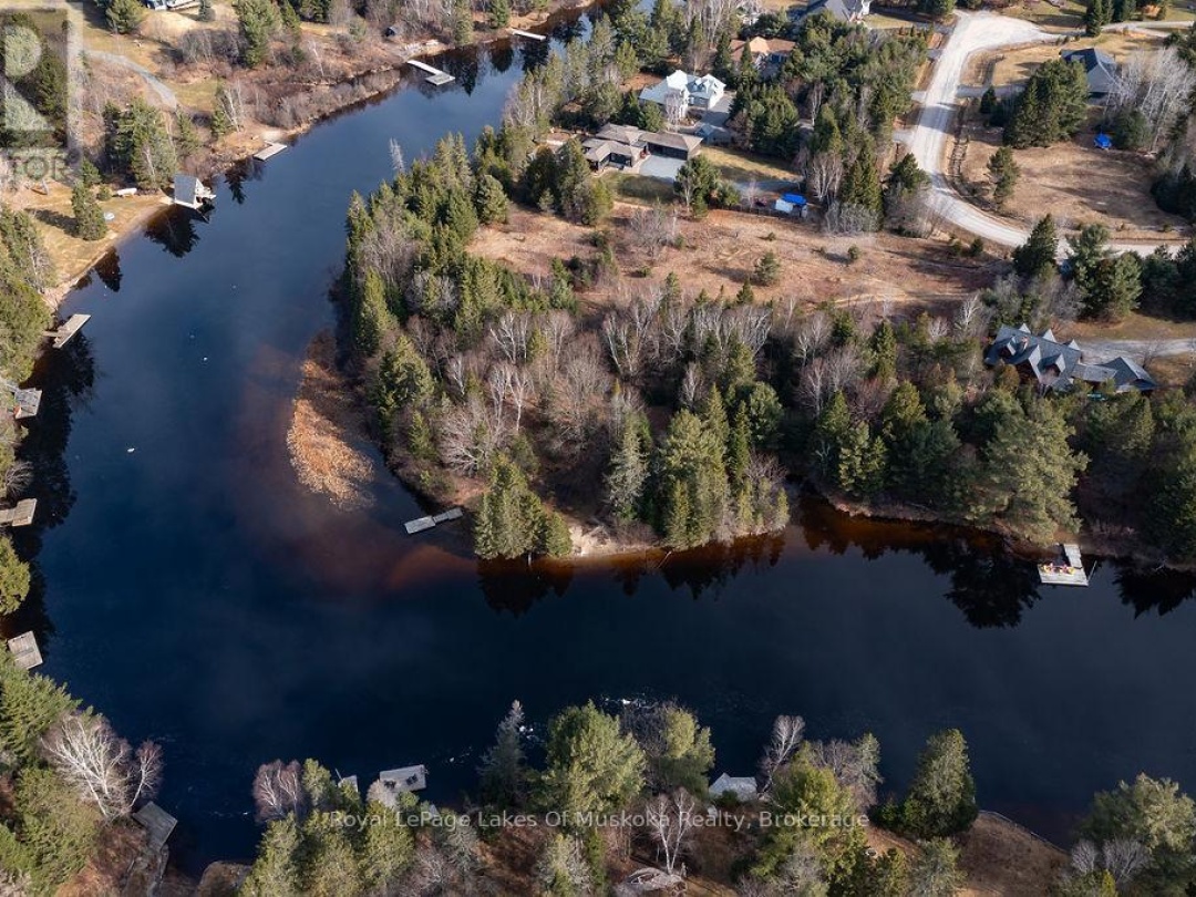 18 Shellwood Shores Avenue, Lake Muskoka