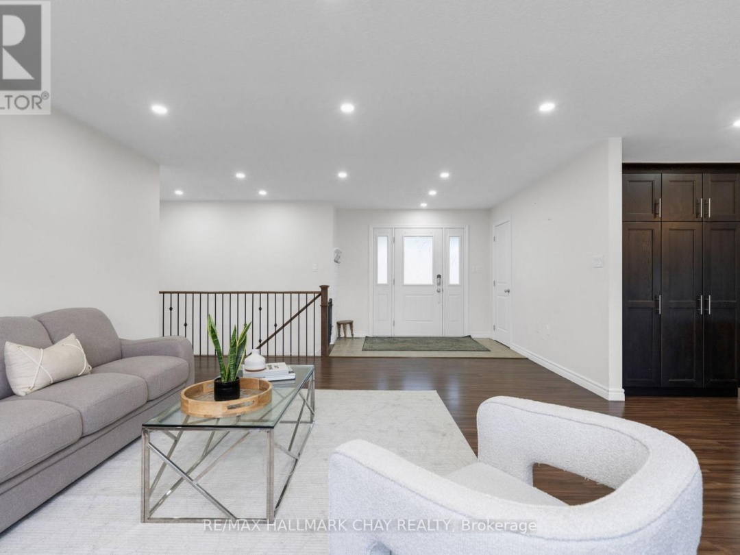 2052 MARCHMONT ROAD, 
