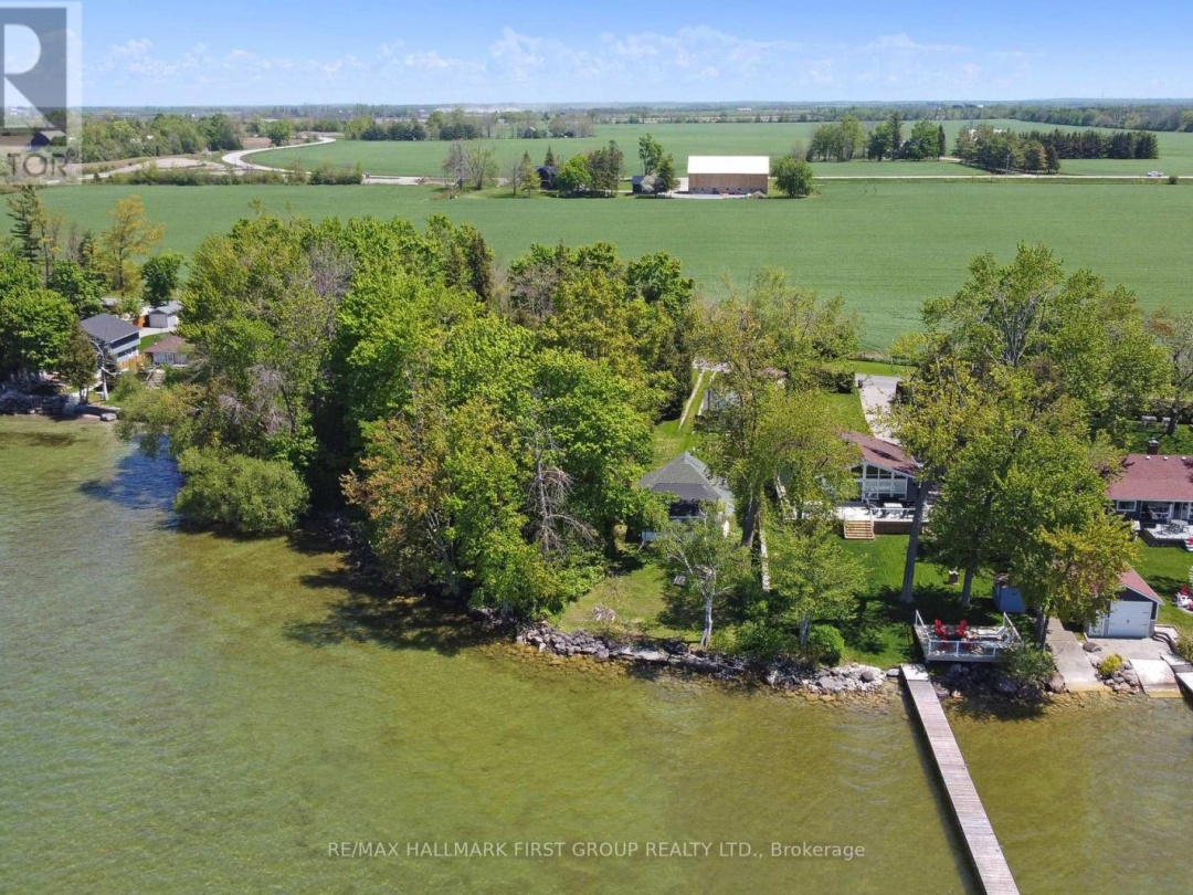 2196 Lakeshore Drive, Lake Simcoe