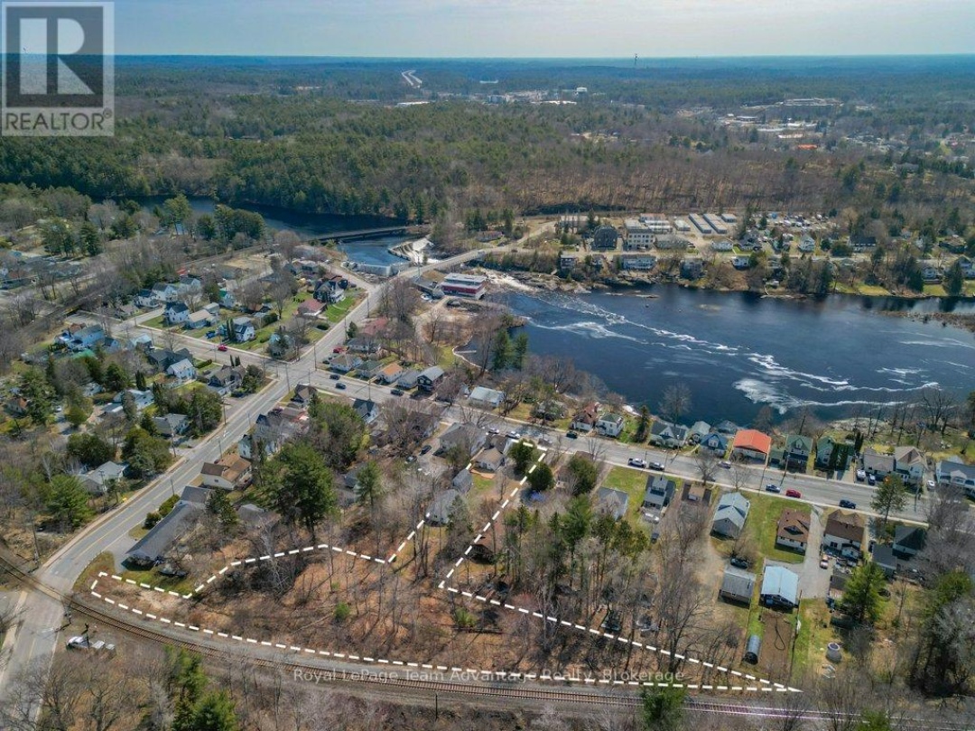 66 WILLIAM STREET, Parry Sound