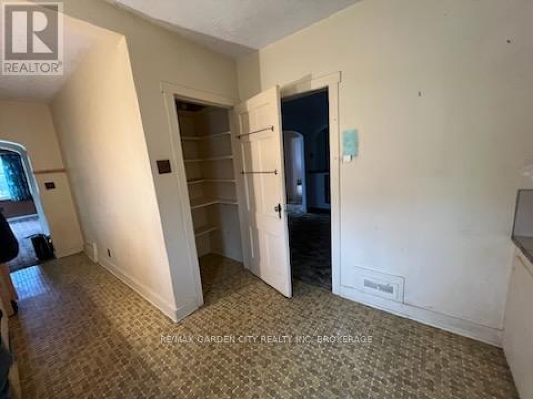770 BAY STREET, 