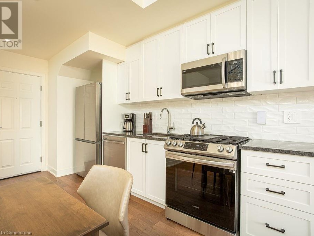 1869 Muskoka 118 Road W Unit# Btv 105, Lake Muskoka