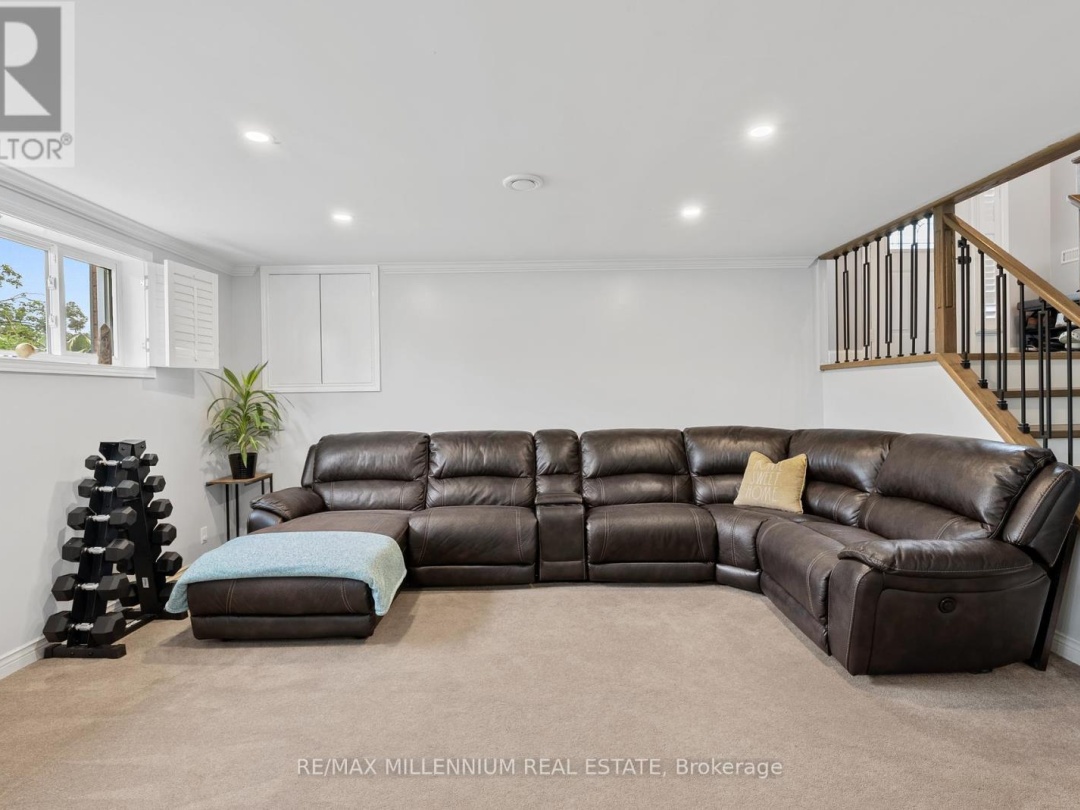 39 TOBOGGAN HILL DRIVE, 