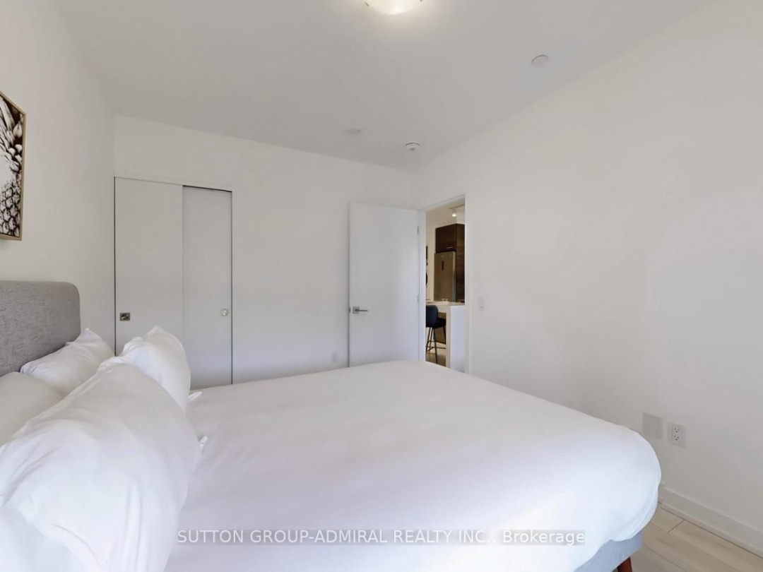 209 - 120 CARRICK TRAIL, 