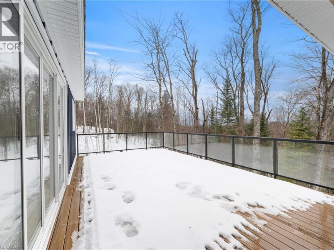 33 GLEN EAGLE Court, 