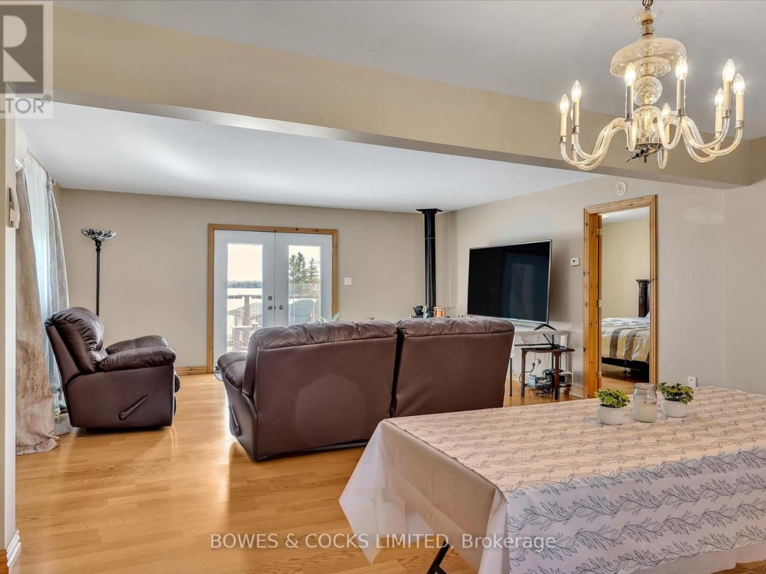 240 Lakeshore Drive, Pigeon Lake