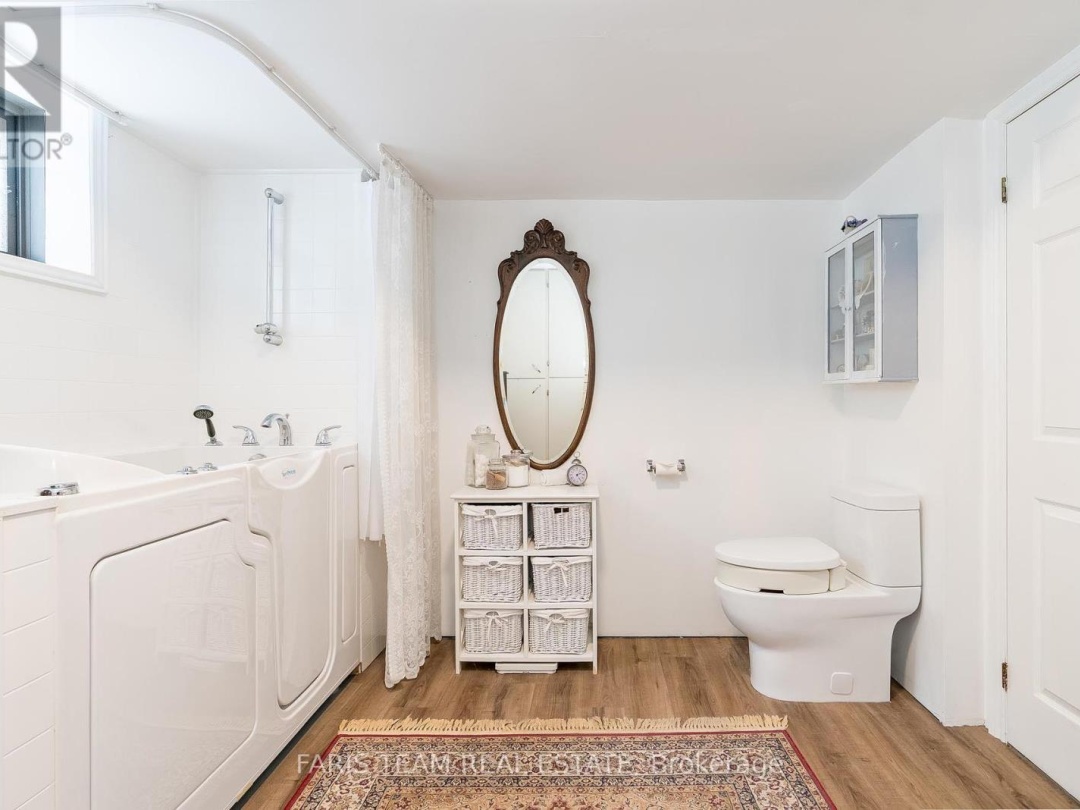238 Robins Point Road, Georgian Bay