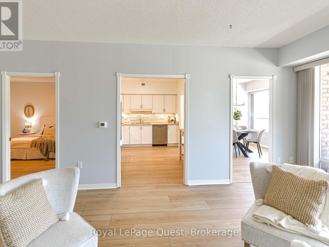 208 - 20 MUSEUM DRIVE, 