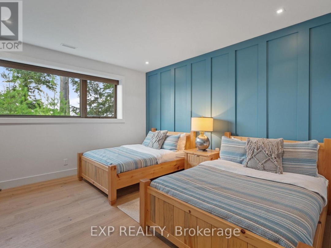 124 CLAREN CRESCENT, 