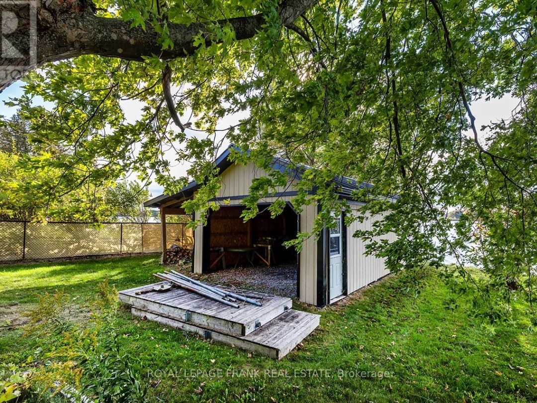 119 OAKDENE CRESCENT, 