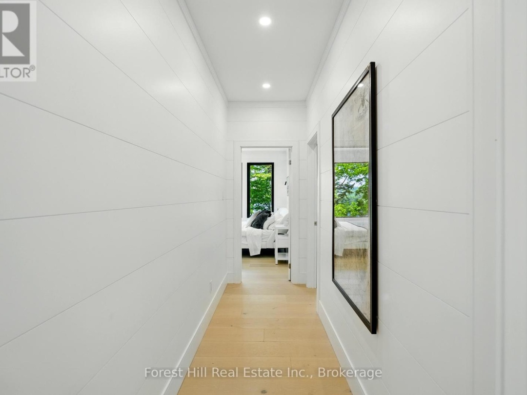 22 Long And Winding Road Road, Silver Lake