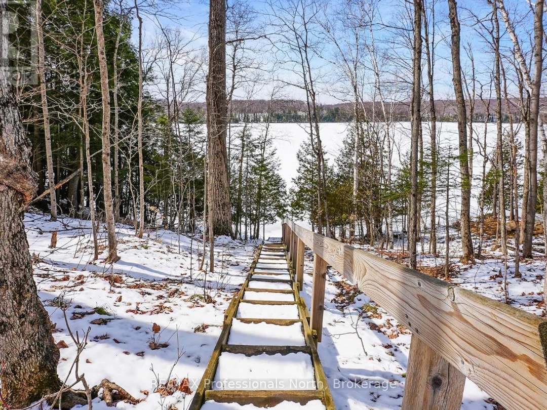 1025 Manitou Road, Little Dudmon Lake