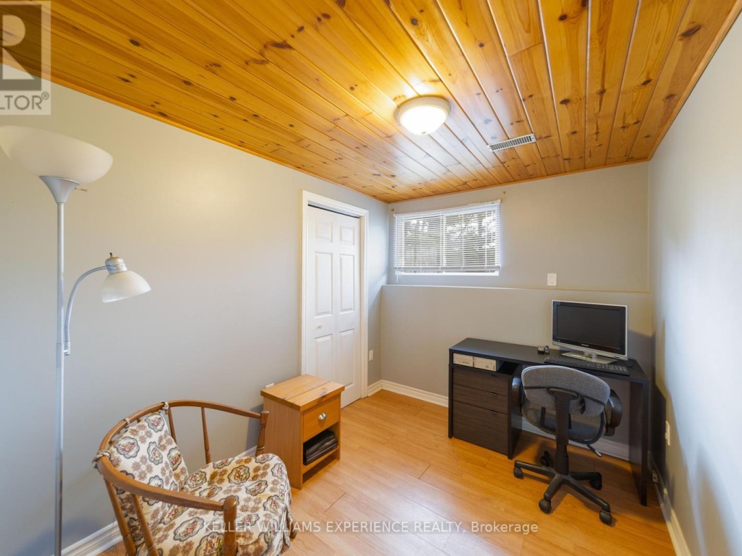 1936 Peninsula Point Road, Sparrow Lake
