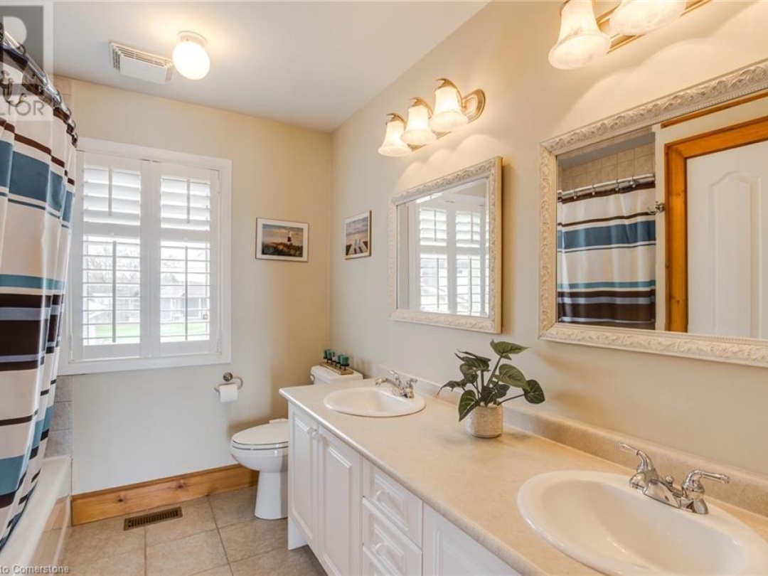 14 Lighthouse Crescent S, Georgian Bay