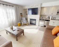 Cottage for Sale on Peninsula Lake