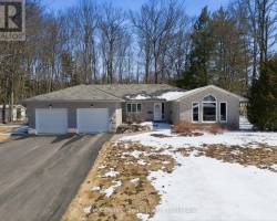 Property for Sale on 31 THE GRANITE BLUFF, Bracebridge (Macaulay)
