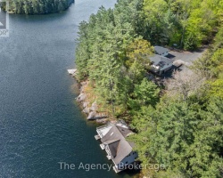 Cottage for Sale on Lake Joseph