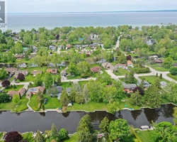 Cottage for Sale on Lake Simcoe