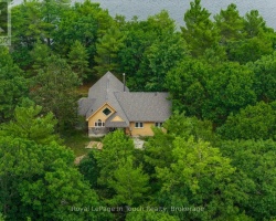 Cottage for Sale on Six Mile Lake