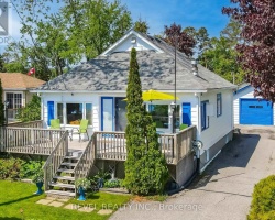 Cottage for Sale on Sturgeon Lake