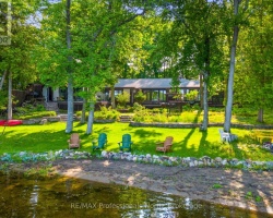 Cottage for Sale on Grass Lake