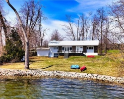 Cottage for Sale on Lake Couchiching