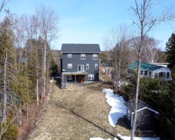 Cottage for Sale on Mitchell Lake