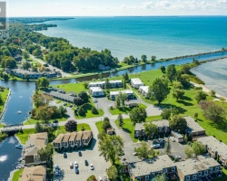 Cottage for Sale on Lake Simcoe